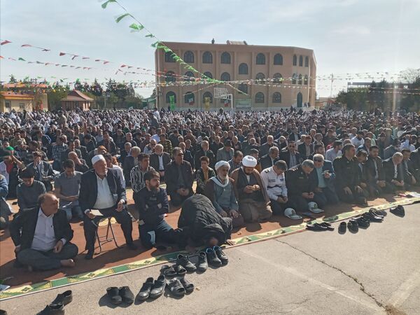 اقامه نماز عید فطر در شهرستان چناران