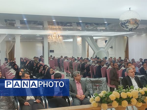 ویژه برنامه در مسیر دانایی در کاشمر