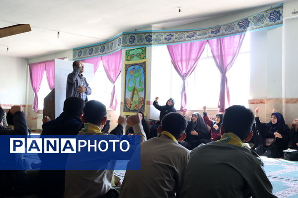 دوره تربیت مربی پیشتاز سازمان دانش‌آموزی شهرستان رباط‌کریم