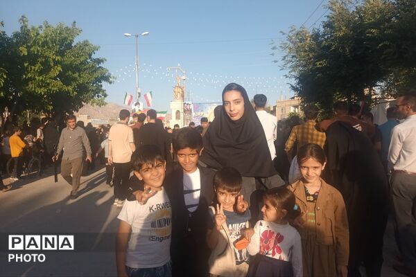 خیابان‌های لردگان، غرق در نور غدیر