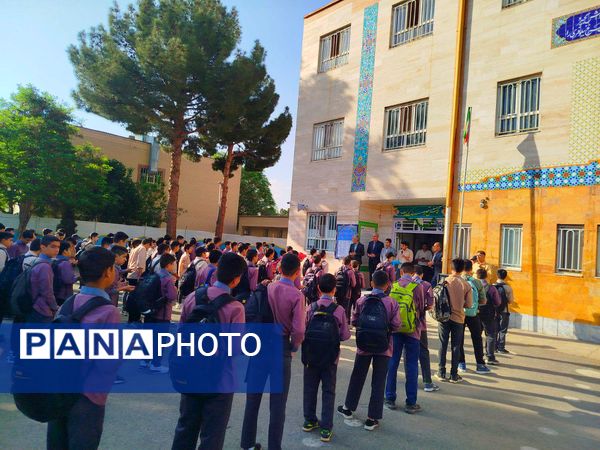 حضور مدیر آموزش و پرورش کاشمر در دبیرستان پسرانه میثاق