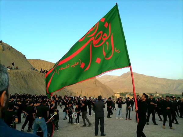 آیین زنجیر زنی و عزاداری روز تاسوعای حسینی