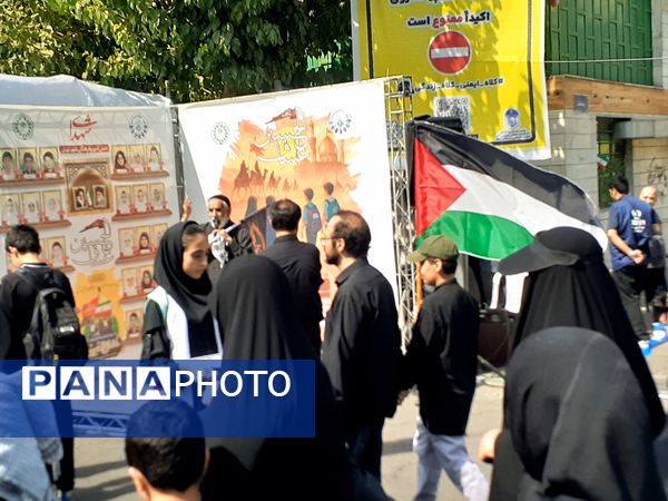  حضور پرشور اقشار مختلف جامعه در پیاده‌روی معنوی