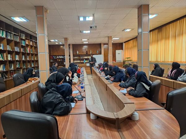 آموزش خبرنگاری ویژه دانش‌آموزان منطقه ۱۰