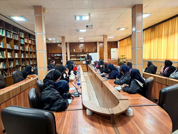 آموزش خبرنگاری ویژه دانش‌آموزان منطقه ۱۰