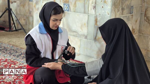 هلالی از آرامش میان موج‌های نیایش