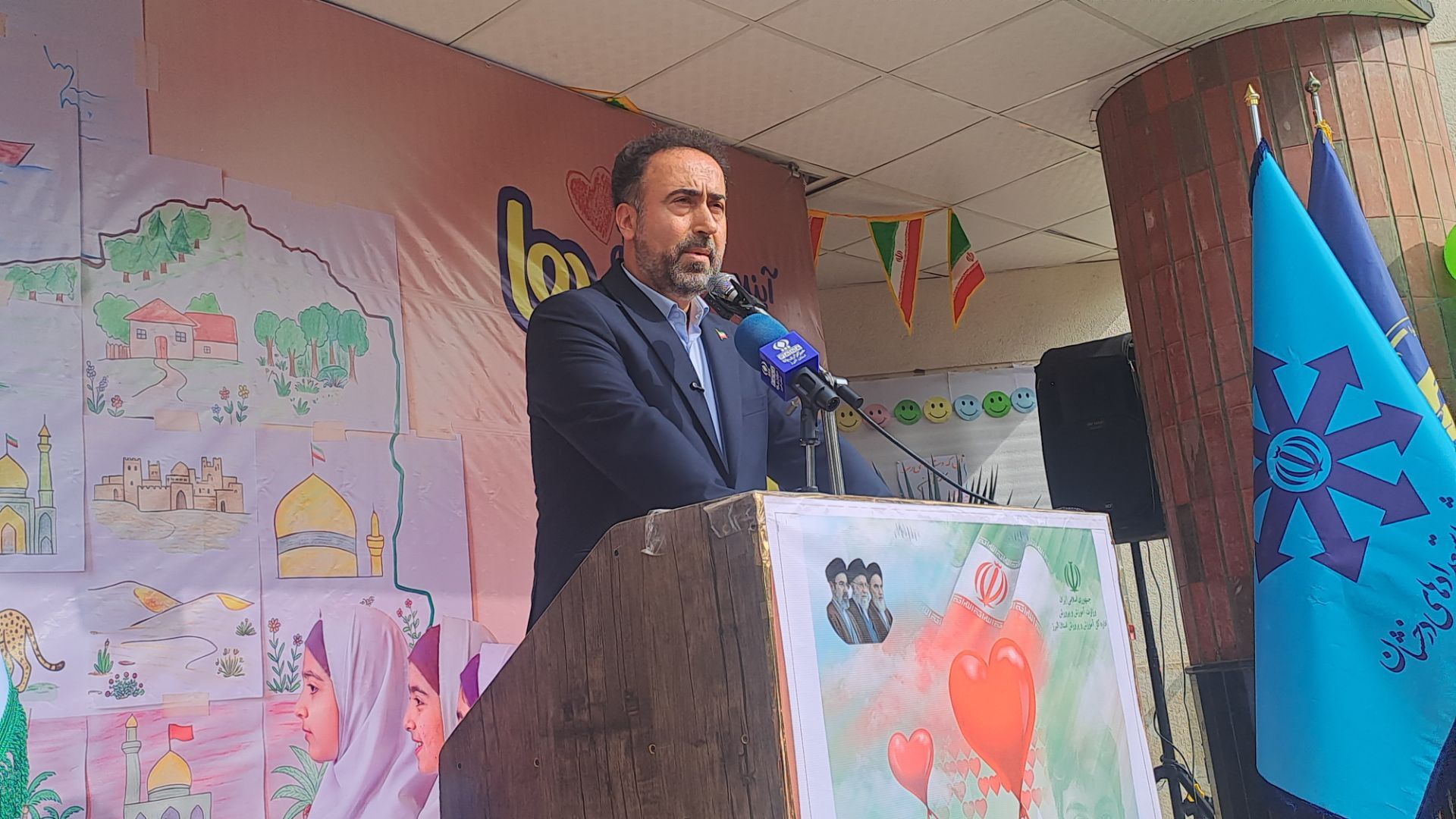  کمک‌های جمع‌آوری‌شده در جشن عاطفه‌ها با حفظ کرامت و عزت‌نفس در اختیار دانش‌آموزان قرار می‌گیرد