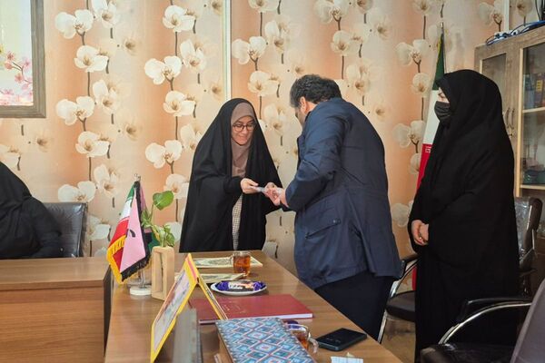  تجلیل از آموزگاران فعال طرح “حامی” در مدرسه هدی  شهرقدس