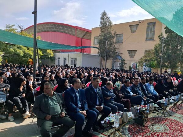 زنگ نیک اندیشی با هدف ترویج فرهنگ و مشارکت خیرین مدرسه ساز در هنرستان دکتر هادوی