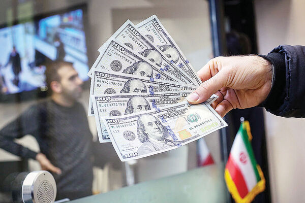 عرضه ۲ میلیارد دلار اسکناس به بازار در راستای مدیریت بازار ارز