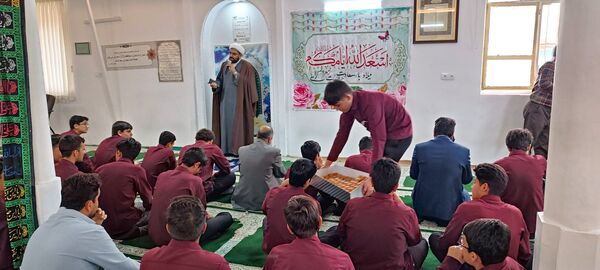 جشن ولادت حضرت فاطمه زهرا (س) در دبیرستان نمونه دولتی آیت الله خامنه ای 
