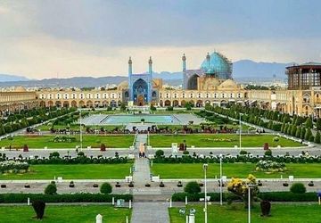 مردم اصفهان با آغوش باز از مهمانان نوروزی استقبال کردند