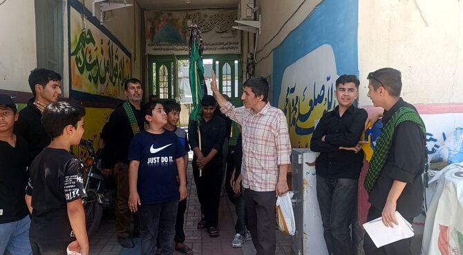 سنت‌های ماندگار؛ علم‌گردانی و توزیع نذورات در آشخانه