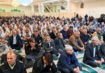 مردم آباده در مراسم بزرگداشت شهید مقاومت پای کار انا علی العهد