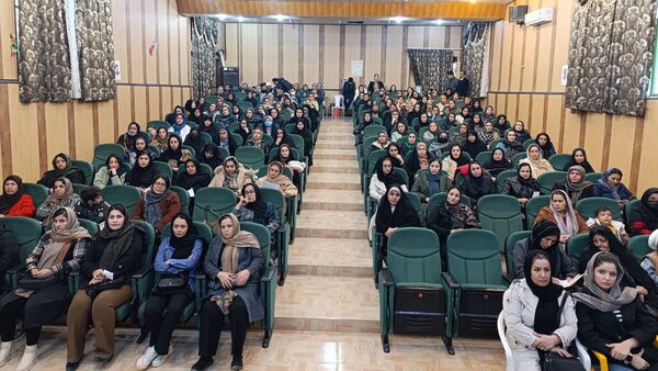 برگزاری جلسه آموزش خانواده در دبستان معلم آشخانه 