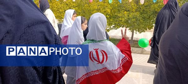 جلوه‌ای از همراهی اقشار مختلف مردم در راهپیمایی سالروز انقلاب بختگان