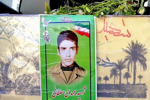 حضور پیکر شهید دانش‌آموز زینت بخش مدارس نجف‌آباد 
