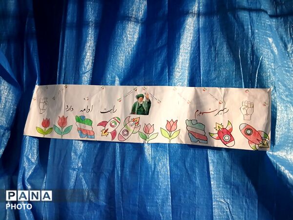 خروش مردم در میادین و تجمعات شبانه همراه با طنین شعار های مهدوی و انقلابی