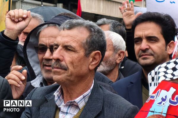 تجدید پیمان مردم ولایتمدار بهارستانی با سومین رهبر انقلاب در روز قدس