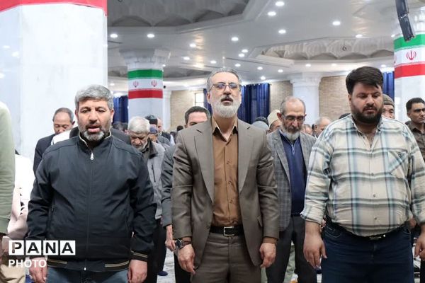 تجلیل از خادمین عرصه تربیت در نمازجمعه باقرشهر و کهریزک 