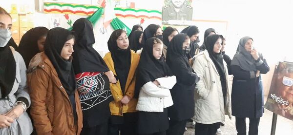 نمایشگاه انقلاب در مدرسه حضرت خدیجه(س) شیروان 