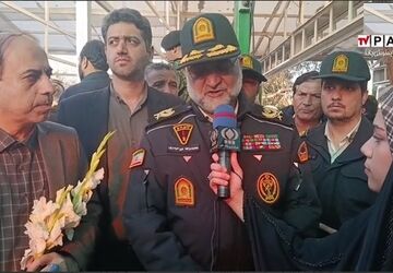 گلباران مزار شهدای قم به مناسبت دهه فجر انقلاب اسلامی