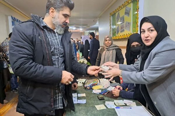 آیین بزرگداشت روز پدر در دبستان شاهد فاطمه زهرا (س)