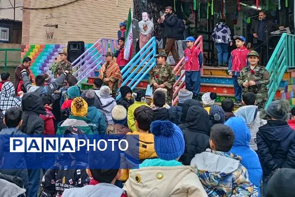 نواختن زنگ آغاز هفته بسیج مستضعفین در مدارس شهرستان ری