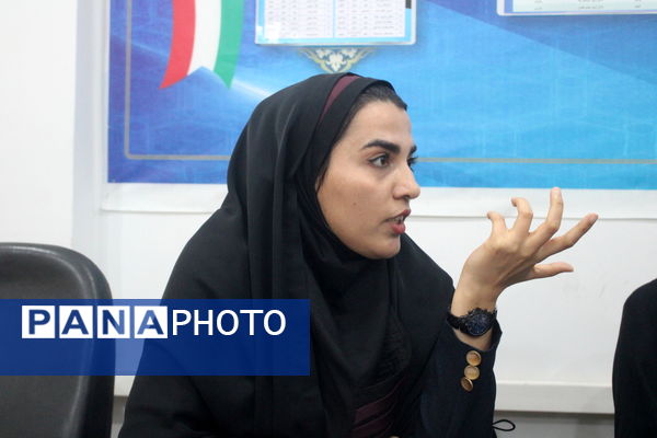 نشست هم‌اندیشی معاون پرورشی و تربیت‌بدنی آموزش‌ و پرورش شهرستان گناوه با رئیس سازمان دانش‌آموزی استان بوشهر 