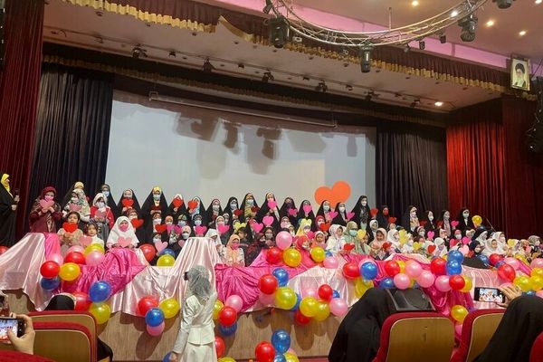 ولادت حضرت زهرا (س) فرصتی برای اهمیت دادن به جایگاه مادر در تربیت نسل آینده است