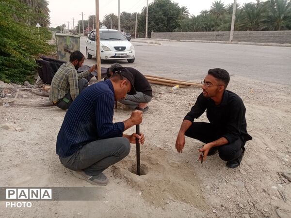 جوانان و مردم، پرچم عزا را در جای جای باغ شهر برافراشتند