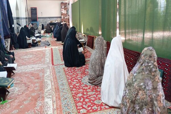 آخرین روز از اعتکاف دانش آموزی انس با خدا  در مسجد جامع شهر بار نیشابور