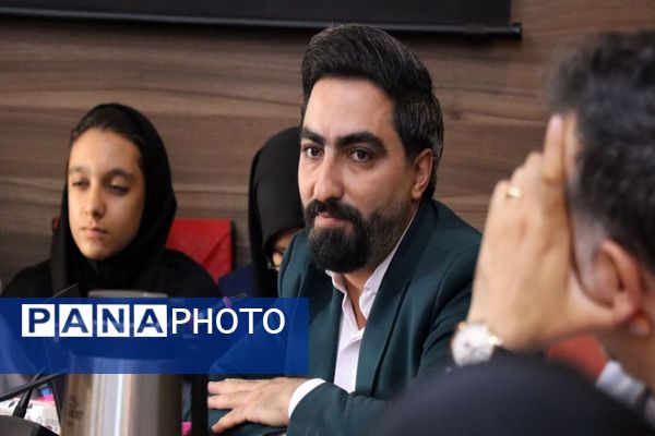 نشست صمیمی فعالین رسانه ای دانش‌آموزان با مدیرعامل خبرگزاری پانا