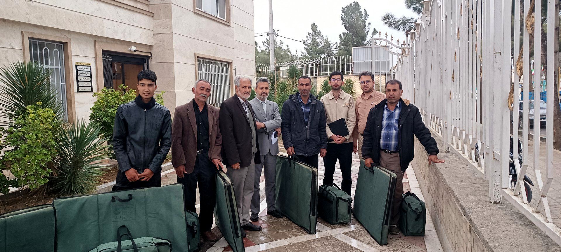 تحویل پنل خورشیدی به جمعی از عشایر
