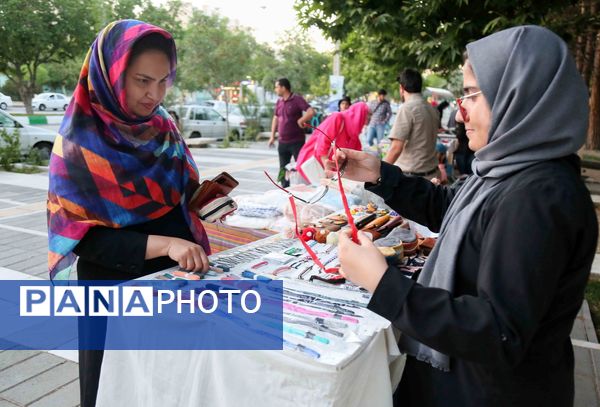 عصر بازار هنرمندان مشهدی در روزهای پنجشنبه
