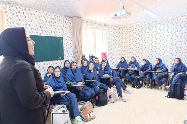 انتخابات همیاران مشاور در مدارس شهرستان ملارد 