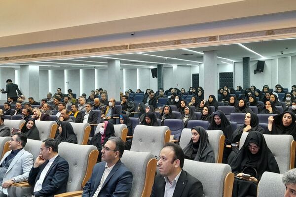 نشست فصلی مدیر منطقه با مدیران مدارس؛ تأکید بر هماهنگی و ارتقای کیفیت آموزشی