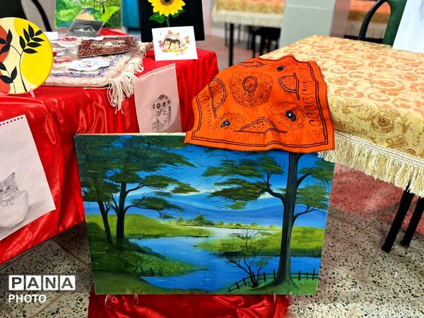 نمایشگاه آثار و دستاوردهای دانش‌آموزی خاتم