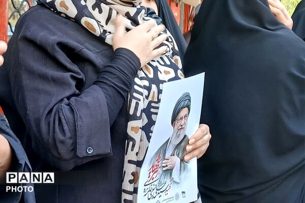 کبوتران عاشق به امام شهیدشان پیوستند
