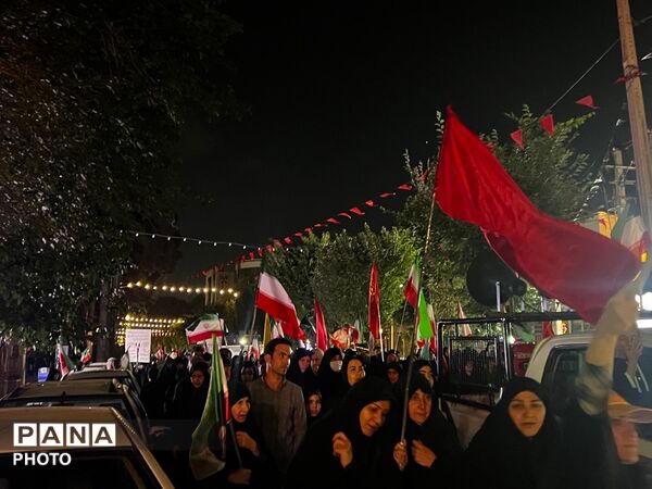 حضور باشکوه مردم کرج در صد وبیست و سومین  شب از تجمعات مردمی