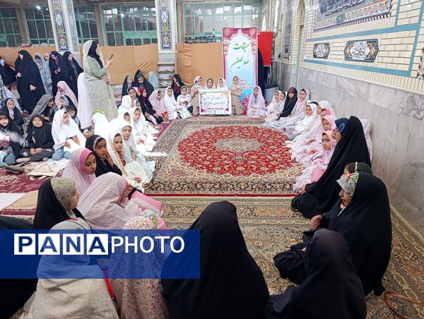 نماز جمعه با حضور دانش‌آموزان فعال بسیجی شهر بن