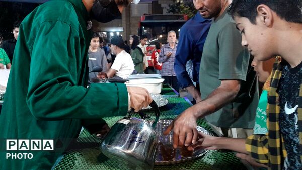  چایخانه حضرت زهرا در صدمین شب از اجتماعات
