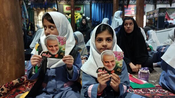 راهپیمایی یوم الله ۱۳ آبان در بلده مازندران