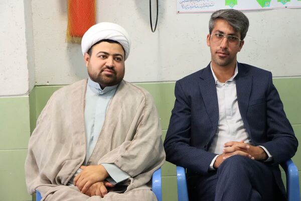 مراسم جشن شکوفه‌ها در مدارس ابرکوه