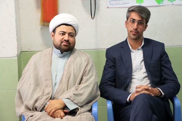 مراسم جشن شکوفه‌ها در مدارس ابرکوه