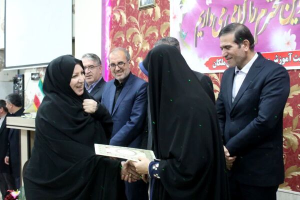 آیین تجلیل از پیشکسوتان فرهنگی ملکان 