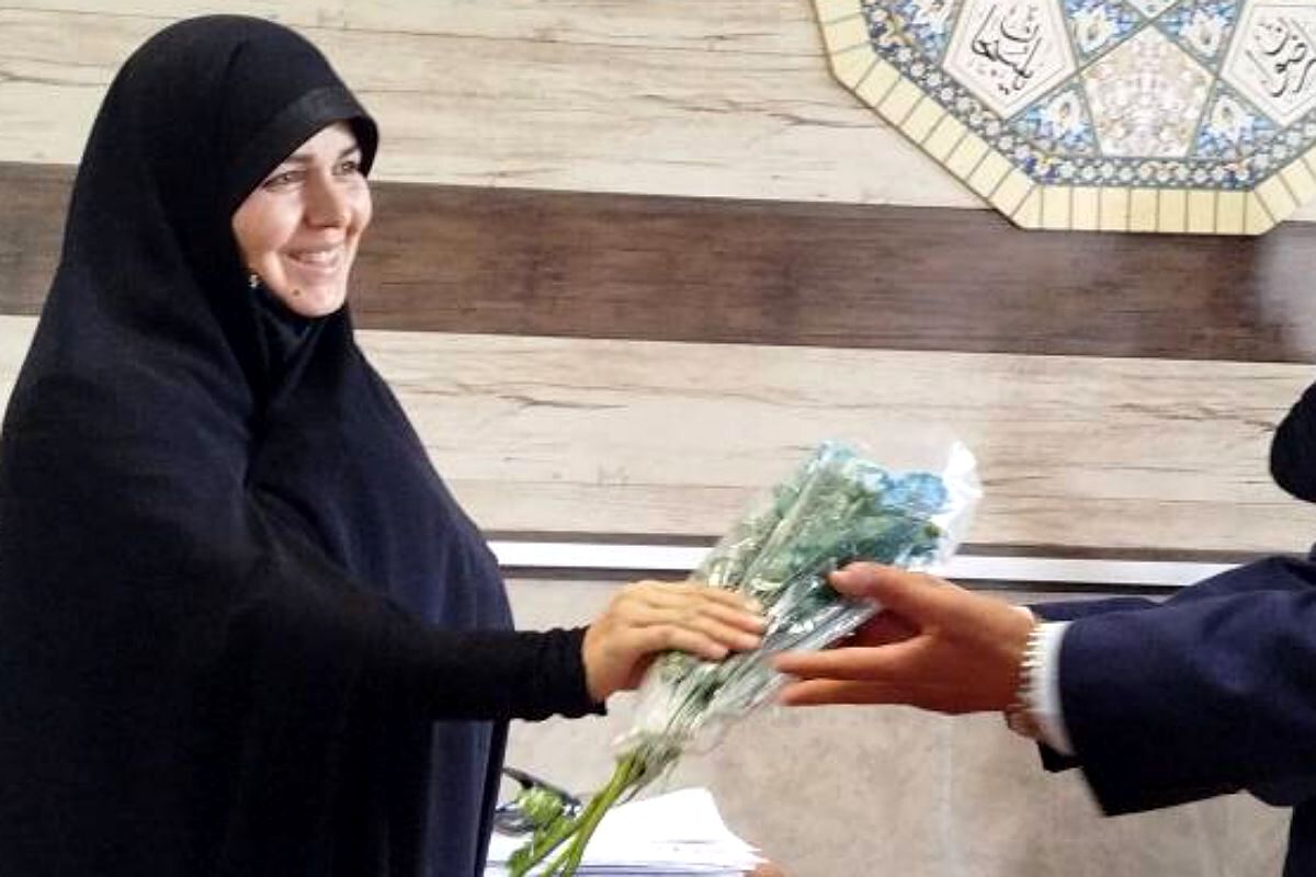 شاخه ای گل؛ هزاران قدردانی