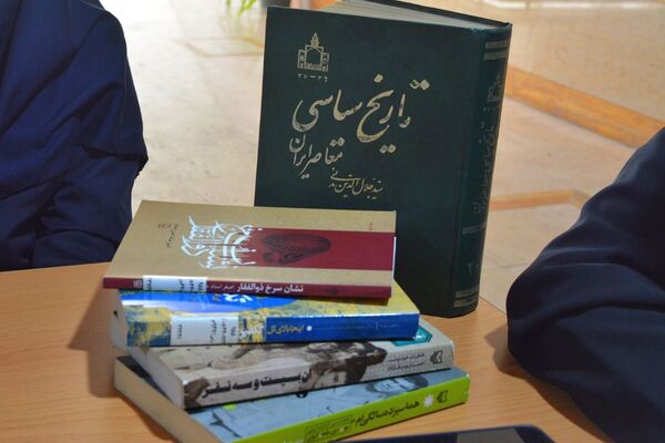 برگزاری کافه ۵۷ در دبیرستان فرهنگ