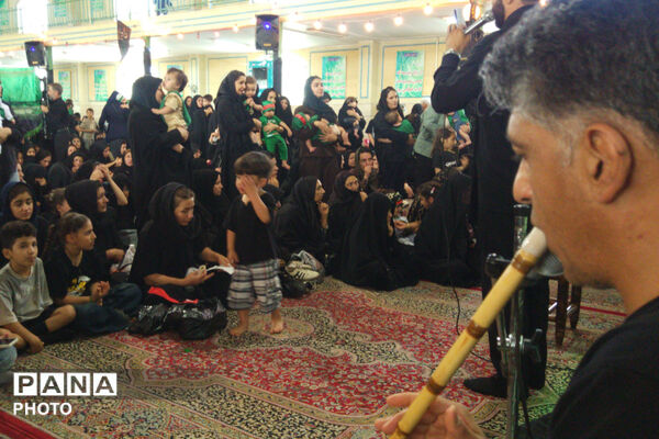 طنین لالایی مادران آباده در همایش شیرخوارگان حسینی