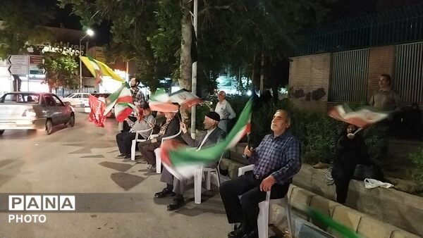 گذری بر میدان حافظ در   هشتاد و پنجمین شب از اجتماعات مردمی نیشابور
